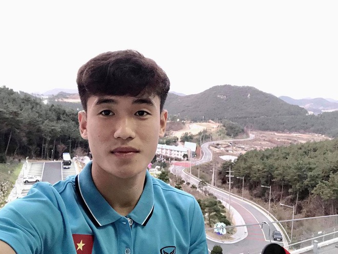 Dàn nam thần U23 Việt Nam khoe hình tập huấn ở Hàn Quốc: Một khi đã phải lòng thì đi đâu, làm gì xem cũng thích - Ảnh 7.