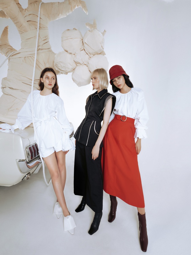 Sau bộ suit đi v&agrave;o lịch sử, Michelle Obama tiếp tục mặc thiết kế trong BST mới nhất của C&ocirc;ng Tr&iacute; - Ảnh 2.