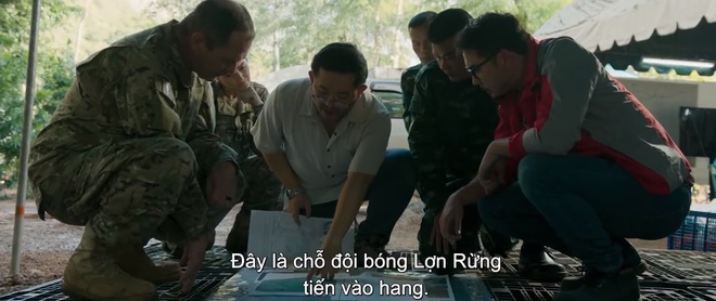 Cuộc giải cứu đội bóng nhí Thái Lan mắc kẹt trong hang được đưa lên màn ảnh chân thực và vô cùng ám ảnh - Ảnh 3.