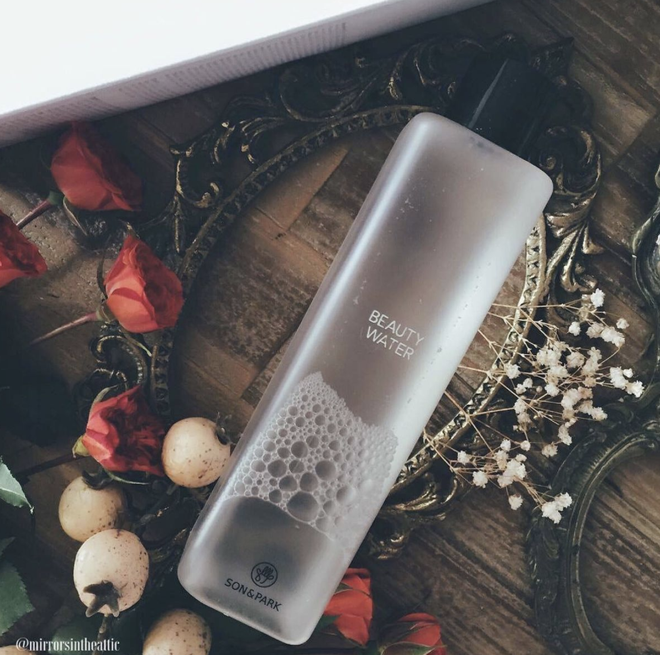 Dịu d&agrave;ng hết sức nhưng lại g&oacute;p phần l&agrave;m da đẹp l&ecirc;n, đ&acirc;y l&agrave; 7 chai toner m&agrave; team da nhạy cảm phải sắm ngay - Ảnh 2.