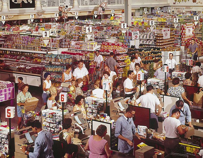 Có thể bạn chưa biết: 62 năm về trước, người dân Mỹ có thể lái cả ô tô vào siêu thị để mua hàng - Ảnh 12.
