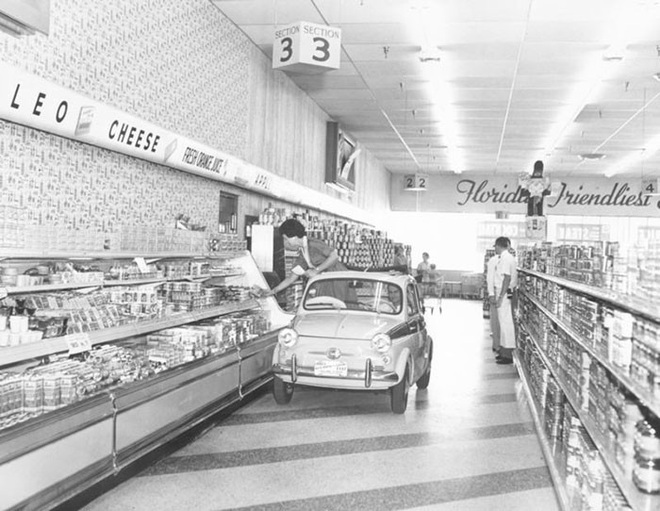 Có thể bạn chưa biết: 62 năm về trước, người dân Mỹ có thể lái cả ô tô vào siêu thị để mua hàng - Ảnh 6.