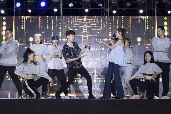 BB Trần bất ngờ xuất hiện tại buổi tổng duyệt liveshow Ng&ocirc; Kiến Huy, bị nghi ngờ l&agrave; kh&aacute;ch mời đặc biệt thứ 8? - Ảnh 13.