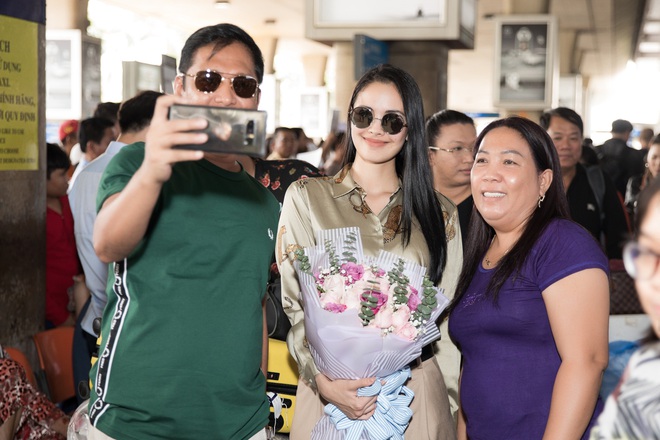 Lương Thùy Linh đón Miss World 2013 đến Việt Nam: Megan Young 7 năm rồi vẫn quá đẹp, nhưng đại diện Việt không kém cạnh - Ảnh 7. Lương Thùy Linh đón Miss World 2013 đến Việt Nam: Megan Young 7 năm rồi vẫn quá đẹp, nhưng đại diện Việt không kém cạnh - Ảnh 7.