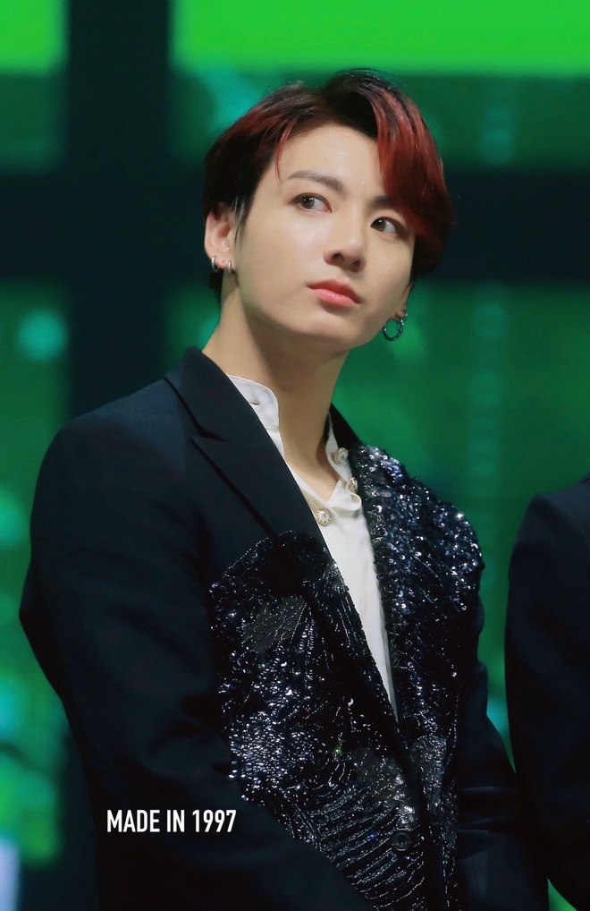 Vẫn là MMA nhưng Jungkook (BTS) của năm 2013 và 2019 khác nhau 1 trời 1 vực, chỉ có nhiệt huyết sân khấu là vẫn vẹn nguyên - Ảnh 8.