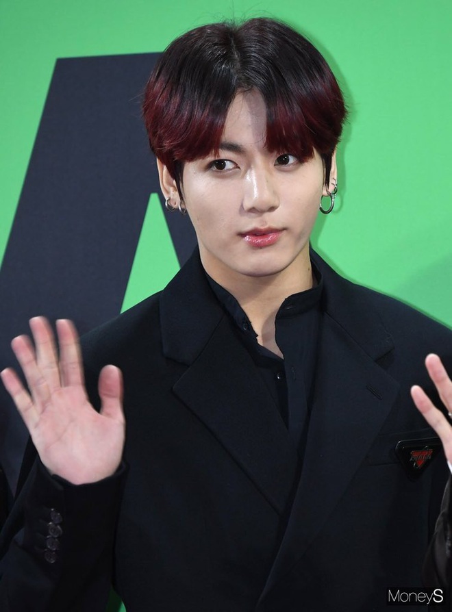 Vẫn là MMA nhưng Jungkook (BTS) của năm 2013 và 2019 khác nhau 1 trời 1 vực, chỉ có nhiệt huyết sân khấu là vẫn vẹn nguyên - Ảnh 11.