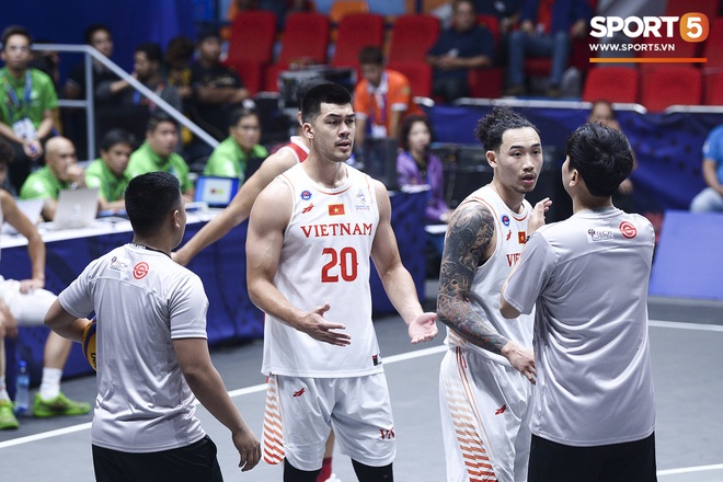 Thắng áp đảo Indonesia, bóng rổ Việt Nam đứng trước cơ hội làm nên lịch sử tại SEA Games - Ảnh 3.