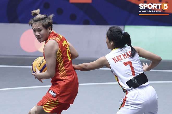 Bóng rổ SEA Games 30: Người hâm mộ tiếp tục đón nhận tin vui, đội tuyển nữ lọt vào bán kết sau trận đấu một chiều trước Myanmar - Ảnh 2.