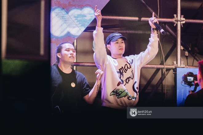 Binz gây choáng khi cởi trần khoe cơ bắp, Vũ - Ngọt Band thổi làn gió mới cho Yamaha Road to Ravolution: DJ Battle tại Hà Nội - Ảnh 7.