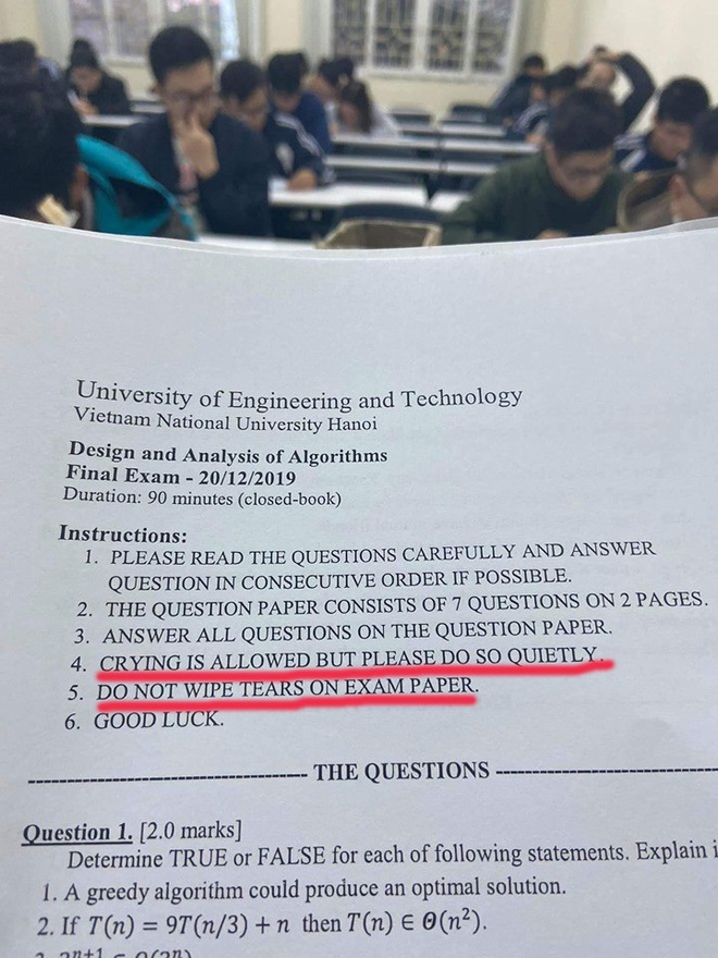 Phì cười trước lời nhắn nhủ ghi trong đề thi: Khóc cũng được nhưng khóc bé thôi, Không được lau nước mắt hoặc xì mũi bằng giấy thi - Ảnh 1.