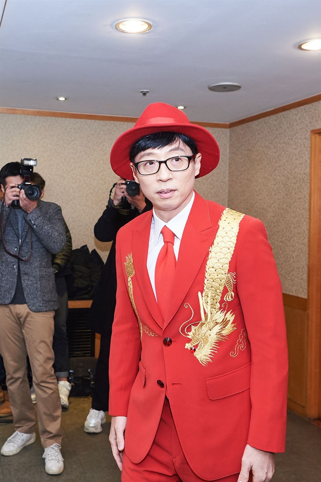 Xót xa phản ứng của Yoo Jae Suk khi lên tiếng về nghi án quấy rối tình dục ở họp báo, đến phóng viên Hàn còn thấy thương - Ảnh 2.