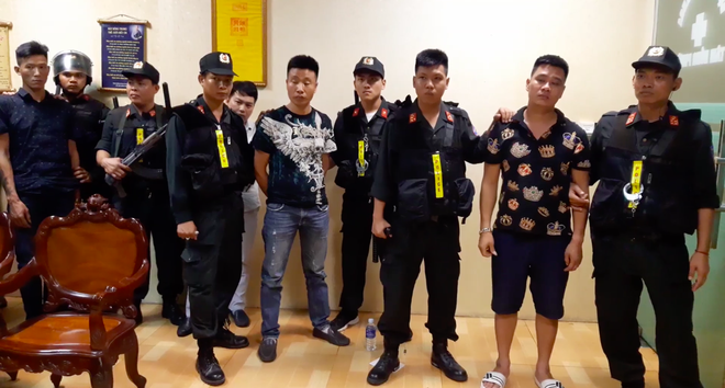 Toàn đen cầm đầu nhóm giang hồ khống chế uy hiếp giám đốc bệnh viện Tâm Hồng Phước đòi nợ bị khởi tố - Ảnh 6.