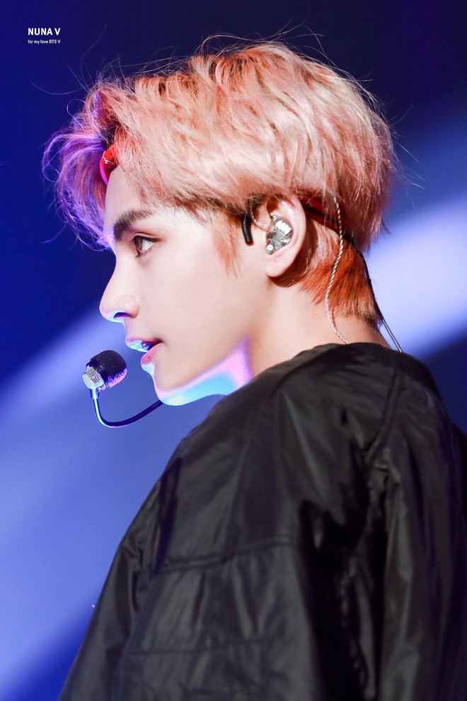 2 nam idol sở hữu sống mũi hiếm c&oacute; kh&oacute; gặp trong Kpop: Hết như ho&agrave;ng tử truyện tranh lại được so với Leonardo DiCaprio - Ảnh 2.