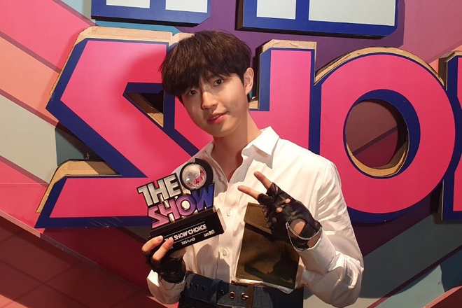 Danh sách loạt idol Kpop đạt first win trong năm 2019: Nhanh nhất là 5 ngày nhưng lâu nhất phải đợi 7 năm, The Show thì phát cúp như... từ thiện - Ảnh 22.