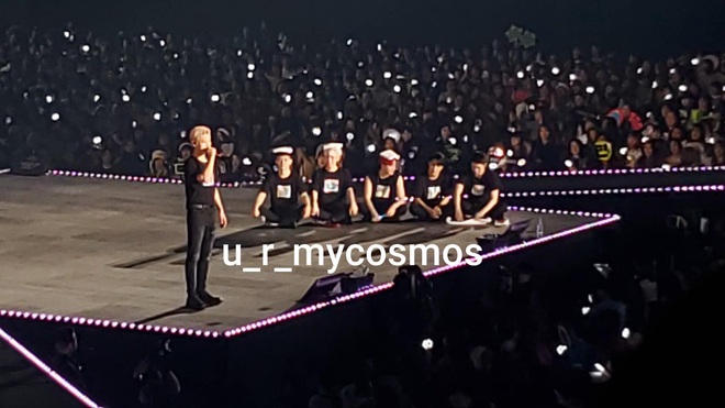 Đang yên đang lành, EXO tự nhiên rủ nhau ngồi nhậu luôn trên sân khấu concert khiến fan mắt chữ A, mồm chữ O - Ảnh 2.