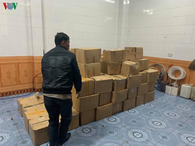 Ph&aacute;t hiện &ocirc; t&ocirc; chở hơn 1 tấn thịt lợn v&agrave; nội tạng kh&ocirc;ng r&otilde; nguồn gốc - Ảnh 2.