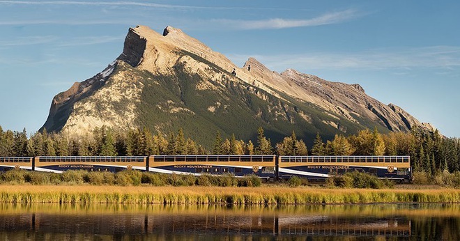 Cận cảnh đoàn tàu view kính 180 độ có thật ở Canada, đi tới đâu là du khách tha hồ ngắm cảnh tuyệt đẹp đến đấy - Ảnh 18.