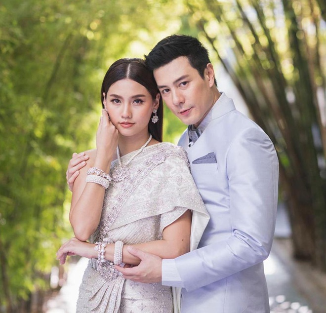 Showbiz Thái 2019: Chảo lửa lùm xùm sao tử vong bí ẩn đến ngoại tình và cái kết viên mãn với loạt bom tấn gây bão châu Á - Ảnh 30.