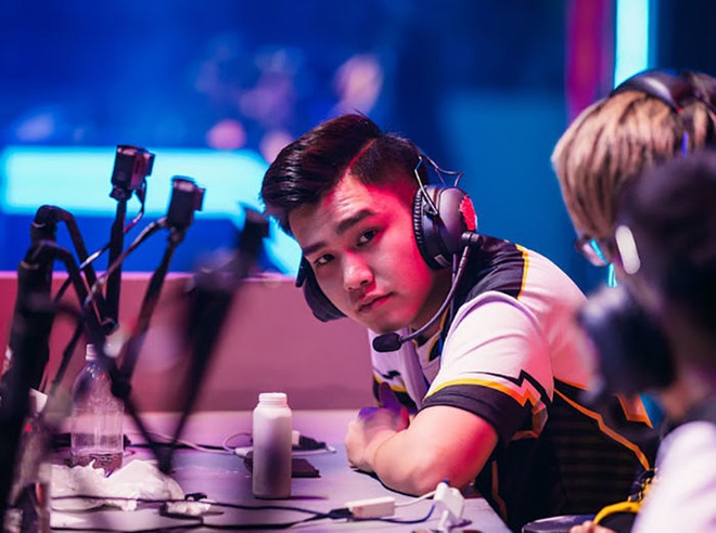 Liên Quân Mobile: LuvC chính thức rời Adonis Esports, fan MZ nổi loạn, kẻ trông đợi; người kịch liệt tẩy chay! - Ảnh 2.