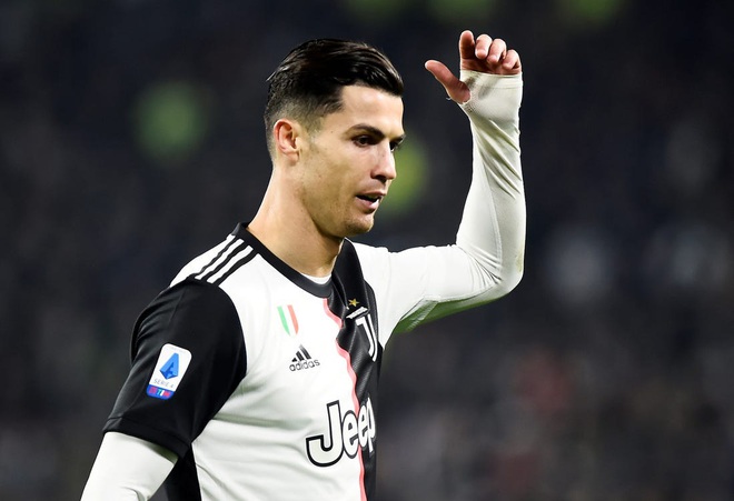 Ronaldo bị đá bay khỏi top 30 cầu thủ xuất sắc nhất châu Âu, hít khói Messi và bị cầu thủ vô danh vượt mặt - Ảnh 3.