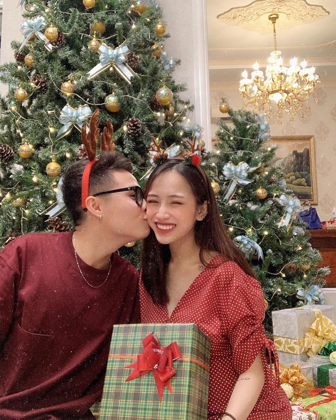 Hội g&aacute;i xinh đọ sắc tr&ecirc;n đường đua ho&aacute; th&acirc;n th&agrave;nh &ldquo;b&agrave; gi&agrave; Noel&rdquo;, ai c&oacute; đ&ocirc;i c&oacute; cặp th&igrave; tranh thủ khoe qu&agrave; - Ảnh 6.