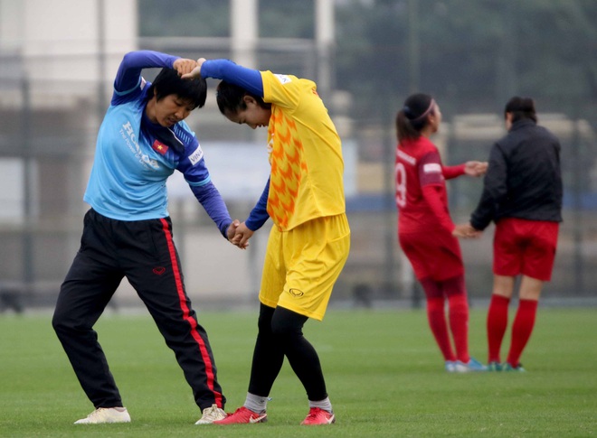 Tiền thưởng chưa đến tay, các tuyển thủ nữ Việt Nam vẫn lao vào tập luyện giữa trời giá lạnh chuẩn bị cho vòng loại 3 Olympic Tokyo 2020 - Ảnh 6.