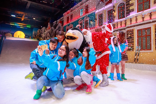 Đi t&igrave;m một Gi&aacute;ng sinh ấm &aacute;p trong mơ tại Thị trấn tuyết Snow Town - Ảnh 1.