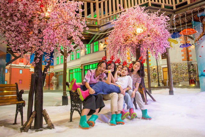 Đi t&igrave;m một Gi&aacute;ng sinh ấm &aacute;p trong mơ tại Thị trấn tuyết Snow Town - Ảnh 4.