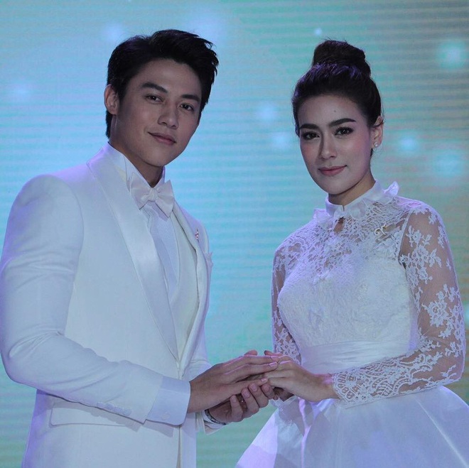 Showbiz Thái 2019: Chảo lửa lùm xùm sao tử vong bí ẩn đến ngoại tình và cái kết viên mãn với loạt bom tấn gây bão châu Á - Ảnh 14.