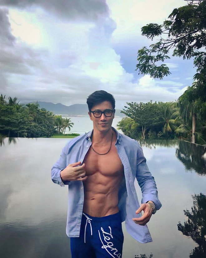 Mẫu nam bằng tuổi B&agrave; T&acirc;n Vlog khiến chị em ph&aacute;t sốt với body si&ecirc;u hot: Sugar daddy trong truyền thuyết l&agrave; đ&acirc;y chứ đ&acirc;u! - Ảnh 4.