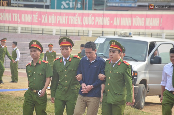 Được nói lời sau cùng, Vì Văn Toán và đồng bọn xin lỗi gia đình nữ sinh Duyên nhưng 3 bị cáo còn lại vẫn kêu không liên quan vụ này - Ảnh 4.