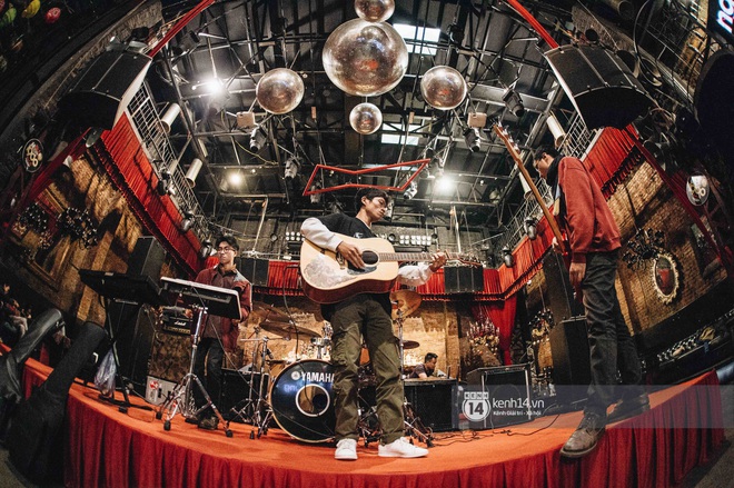 Đêm nhạc WeYoung - /unmute/ trước giờ G: Pink Frog, Kiên, Nân và dàn nghệ sĩ Indie hứa hẹn mang đến điều chưa từng có cho khán giả Hà thành - Ảnh 2. Đêm nhạc WeYoung - /unmute/ trước giờ G: Pink Frog, Kiên, Nân và dàn nghệ sĩ Indie hứa hẹn mang đến điều chưa từng có cho khán giả Hà thành - Ảnh 2.