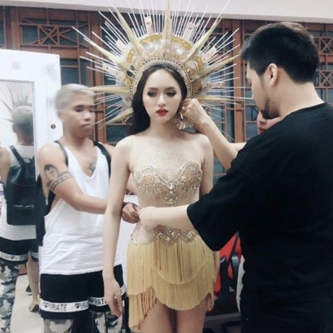 elza đc mẹ truyền cảm hứng về váy Mặt Trời và elza cũng là người truyề... |  TikTok