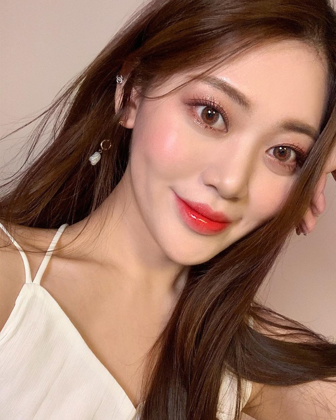 Học Irene (Red Velvet) 2 chiêu makeup đang hot tại Hàn Quốc để đẹp long lanh trong mùa lễ hội cuối năm - Ảnh 11.