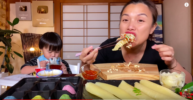 “Trứng cá trích Kazunoko” mà Quỳnh Trần JP vừa ăn trong vlog mới hoá ra lại là món không thể thiếu của người Nhật mỗi dịp năm mới - Ảnh 9.