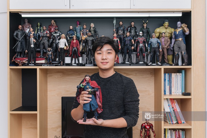 Thầy giáo trẻ gây sốt với bộ sưu tập Marvel khủng: 24 tuổi bỏ tiền mua mô hình nên bị đánh giá là trẻ con, phí tiền - Ảnh 1.