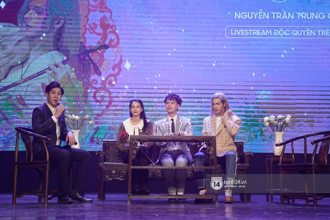 Nguyễn Trần Trung Quân hát nhạc Sơn Tùng, bất ngờ tung teaser Canh Ba hé lộ cảnh kết hôn với Denis Đặng trong fanmeeting tại TP.HCM - Ảnh 14.