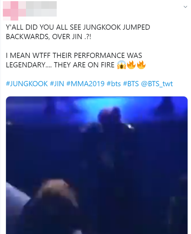 Fan thót tim vì vũ đạo nguy hiểm của BTS tại MMA 2019: Jungkook nhảy ngược về phía sau, bước qua người Jin trong gang tấc! - Ảnh 4.