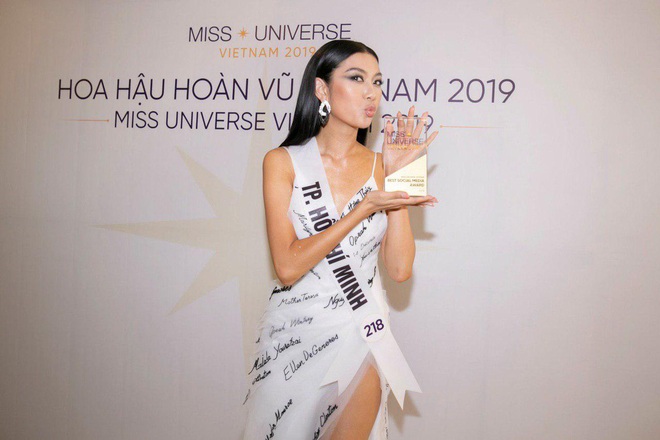 Thúy Vân chính thức giành giải thưởng phụ thí sinh được yêu thích nhất trên mạng xã hội tại Hoa hậu Hoàn vũ Việt Nam 2019 - Ảnh 2.