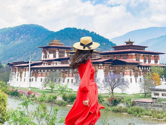 Bài review Bhutan “có tâm nhất quả đất” của gái xinh khiến dân mạng ai cũng gật gù: Xứng đáng để đi một lần trong đời!  - Ảnh 1.