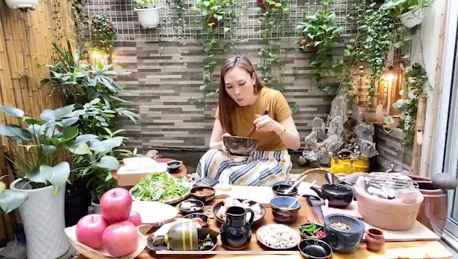 Sự t&iacute;ch B&agrave; Mỹ T&acirc;m Vlog: Nấu cả ch&eacute;n b&uacute;n mất tận 1 tiếng 7 ph&uacute;t, nhưng tiếc chẳng c&oacute; ch&aacute;u n&agrave;o ăn c&ugrave;ng - Ảnh 3.
