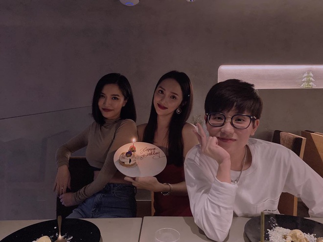 Hương Giang cùng hội bạn thân Bích Phương, Tiên Cookie tổ chức tiệc sinh nhật, body của nàng hậu chiếm trọn spotlight - Ảnh 3.