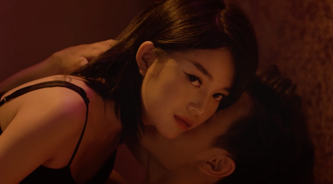 Midu l&agrave;m MV về người y&ecirc;u cũ v&agrave; Tuesday, d&acirc;n t&igrave;nh comment: Coi bộ Thu&yacute; Vi hắt x&igrave; mệt nghỉ lu&ocirc;n nha - Ảnh 2.