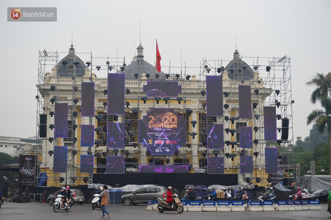 Hà Nội và Sài Gòn sẵn sàng đón chào thập kỷ mới năm 2020 với những sân khấu Countdown cực hoành tráng - Ảnh 5.