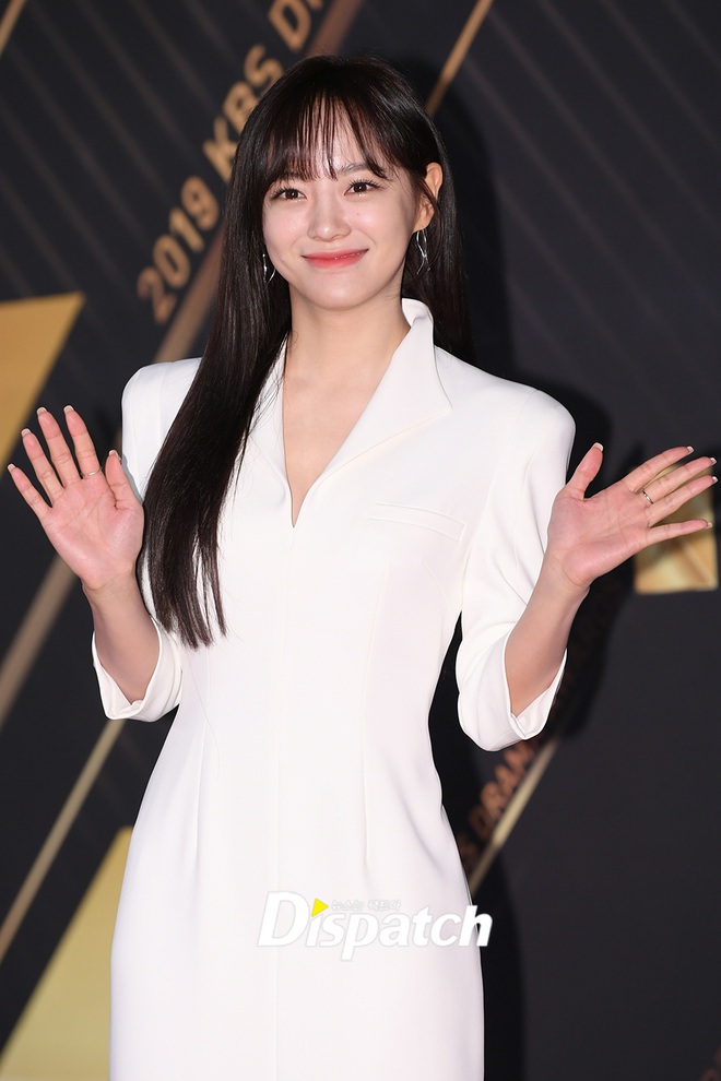 Thảm đỏ KBS Drama Awards 2019: Nana dẫn đầu quân đoàn mỹ nhân sexy bức thở, Kim So Hyun, Siwon và dàn sao đổ bộ - Ảnh 15.