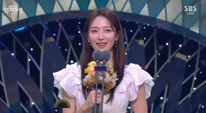 Jang Nara vừa khóc vừa cười ẵm giải bự, phim bạc tỉ Vagabond bất ngờ thua đậm tại SBS Drama Awards 2019 - Ảnh 7.