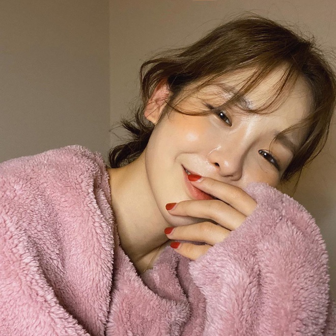 Để xinh v&agrave; sang như g&aacute;i H&agrave;n, bạn chỉ cần n&acirc;ng level cho c&ocirc;ng cuộc makeup với 4 chi&ecirc;u đơn giản - Ảnh 3.