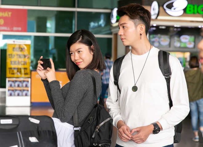Diva Hongkong Fiona Fung tươi rói, YOUNG JAE thoáng mệt mỏi, cùng dàn nghệ sĩ châu Á đổ bộ sân bay Tân Sơn Nhất - Ảnh 10.