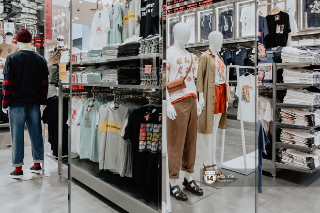 Đột nhập cả 3 tầng store UNIQLO Đồng Khởi trước ngày khai trương: Đồ cực kỳ phong phú, bạt ngàn món giá chỉ vài ba trăm nghìn - Ảnh 12.