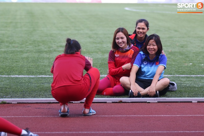 Tuyển nữ Việt Nam cười rạng rỡ trước ngày đấu chủ nhà Philippines tại bán kết SEA Games 30 - Ảnh 6.